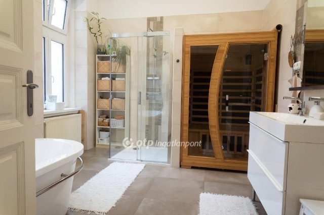 Eladó téglalakás, Budapesten, VII. kerületben 128.9 M Ft