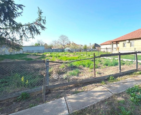 Eladó telek, Poroszlón 9.5 M Ft / költözzbe.hu