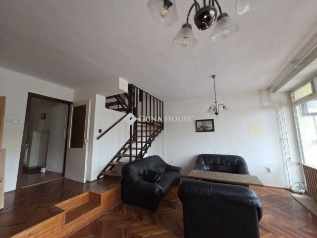 Eladó sorház, Békéscsabán, Rigó utcában 46.5 M Ft, 4 szobás