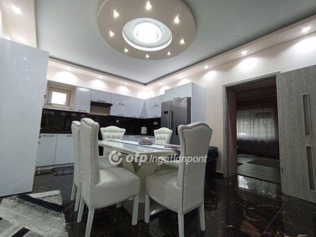 Eladó családi ház, Csányon 47.9 M Ft, 3 szobás