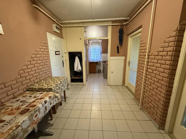 Eladó panellakás, Kecskeméten 47.5 M Ft, 3 szobás