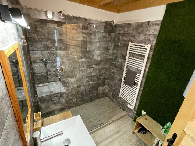 Kiadó téglalakás, albérlet, Budapesten, VI. kerületben