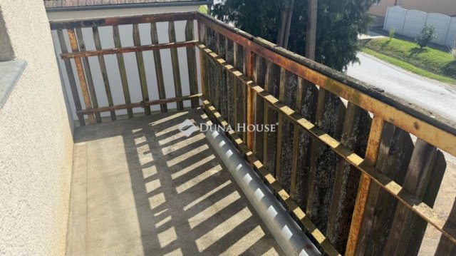 Eladó téglalakás, Oszkón 20 M Ft, 2 szobás