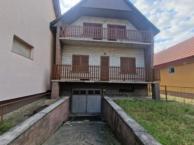 Eladó családi ház, Dunaharasztin, Fő úton 158 M Ft, 5 szobás