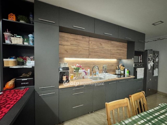 Eladó családi ház, Abonyban 56.9 M Ft, 3 szobás