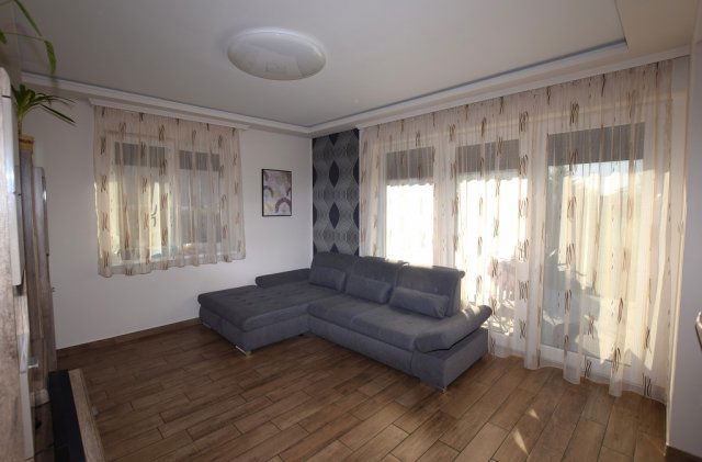 Eladó ikerház, Debrecenben 169 M Ft, 4 szobás