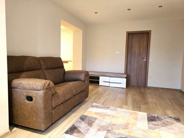 Eladó családi ház, Hosszúhetényen 99 M Ft, 4 szobás