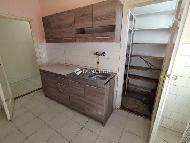 Eladó téglalakás, Szegeden 55 M Ft, 3 szobás