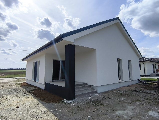 Eladó családi ház, Atkáron 75 M Ft, 4 szobás