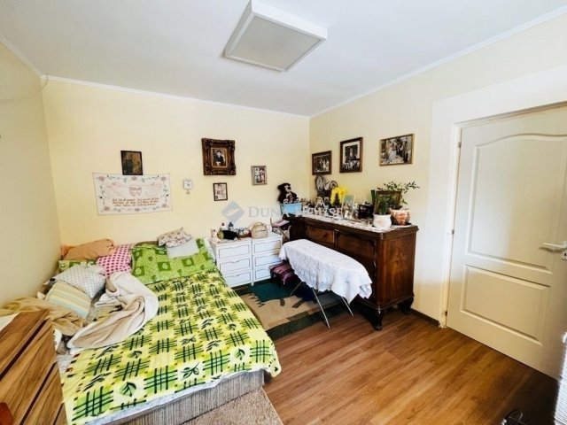 Eladó családi ház, Tápiószecsőn 89.9 M Ft, 6 szobás