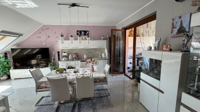 Eladó téglalakás, Gyulán 74 M Ft, 1+2 szobás