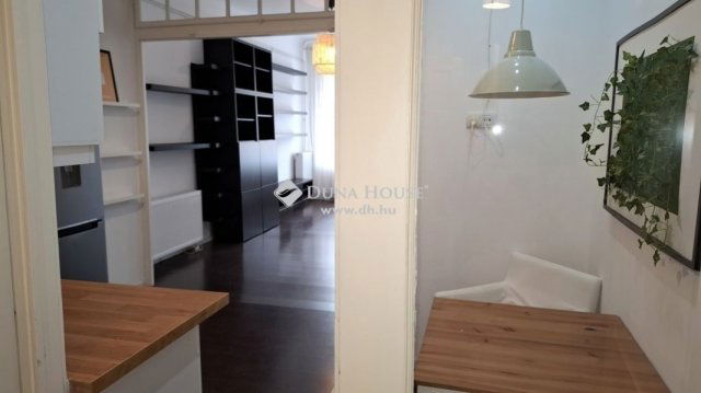 Eladó téglalakás, Budapesten, I. kerületben 99.9 M Ft, 2 szobás