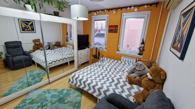 Eladó panellakás, Budapesten, III. kerületben 83.99 M Ft