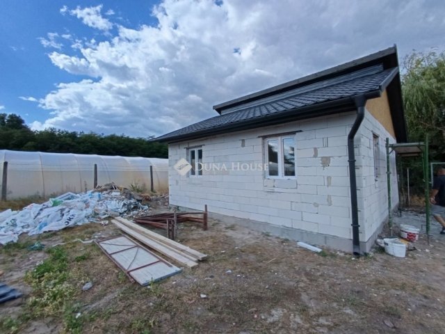 Eladó családi ház, Nagykátán 45 M Ft, 3 szobás