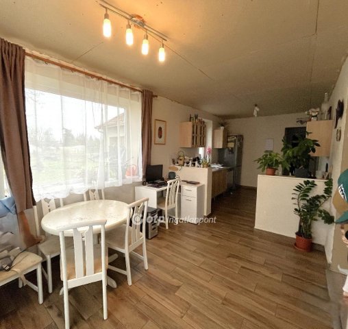 Eladó családi ház, Őrhalmon 33 M Ft, 3 szobás