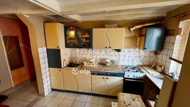 Eladó családi ház, Egerben 24.9 M Ft, 3 szobás