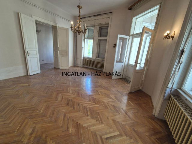 Eladó téglalakás, Budapesten, VII. kerületben, Erzsébet körúton