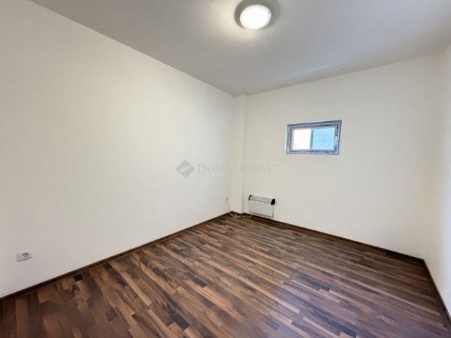 Eladó téglalakás, Budapesten, XXI. kerületben 59.9 M Ft