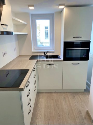 Eladó téglalakás, Budapesten, VII. kerületben 43.5 M Ft