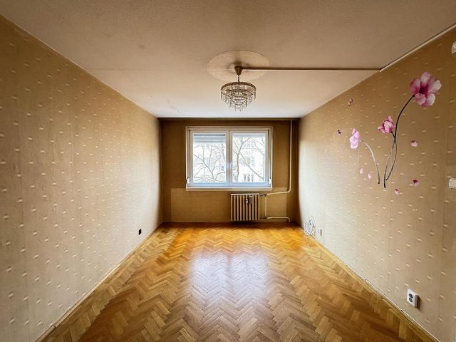 Eladó panellakás, Budapesten, III. kerületben 68.5 M Ft