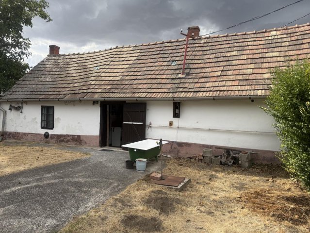 Eladó családi ház, Vértessomlón 29.9 M Ft, 2 szobás