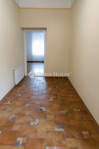 Eladó téglalakás, Budapesten, VIII. kerületben, Kerepesi úton