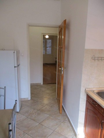 Kiadó téglalakás, albérlet, Szolnokon 150 E Ft / hó, 3 szobás