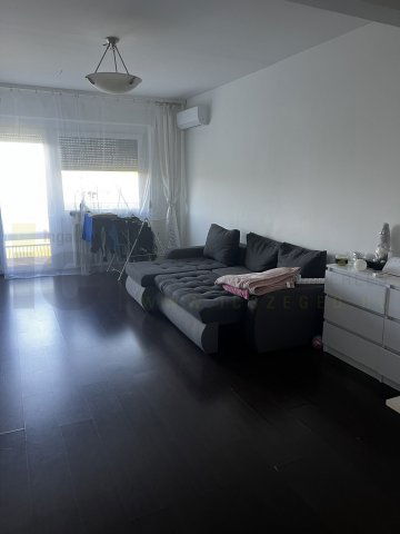 Eladó panellakás, Szegeden 44.8 M Ft, 2 szobás
