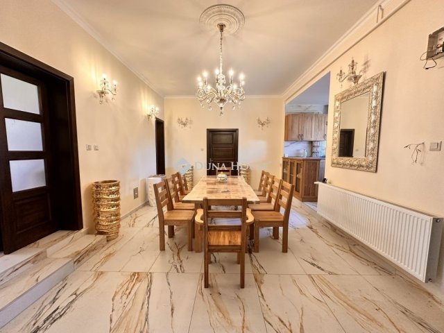 Eladó családi ház, Zalaegerszegen 149 M Ft, 7 szobás