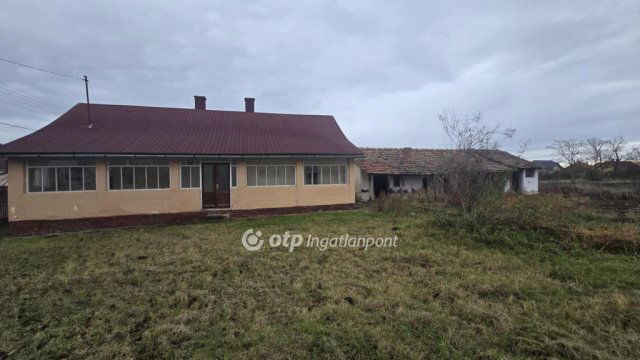 Eladó családi ház, Tetétlenen 8.5 M Ft, 2 szobás