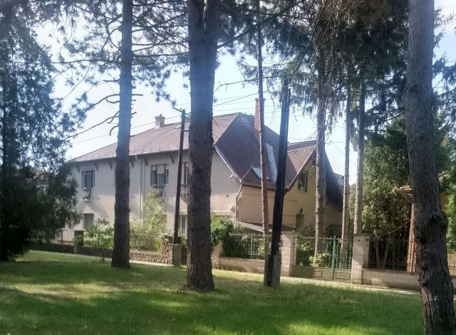 Eladó családi ház, Vácon 120 M Ft, 6 szobás