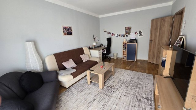 Eladó panellakás, Pécsett 48.5 M Ft, 1+1 szobás