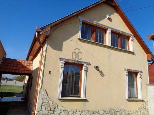 Eladó téglalakás, Cegléden 62 M Ft, 3 szobás