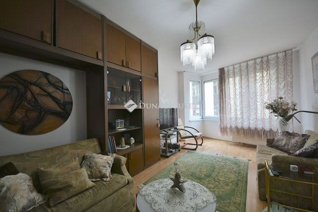 Eladó téglalakás, Budapesten, VIII. kerületben 73.5 M Ft