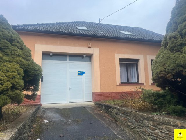 Eladó családi ház, Cákon 99 M Ft, 5 szobás