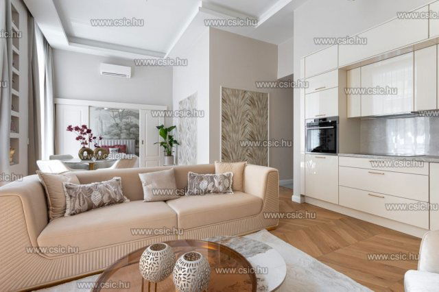 Eladó téglalakás, Budapesten, V. kerületben 249.9 M Ft, 3 szobás