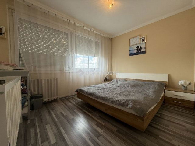 Eladó panellakás, Kecskeméten 48.9 M Ft, 3 szobás