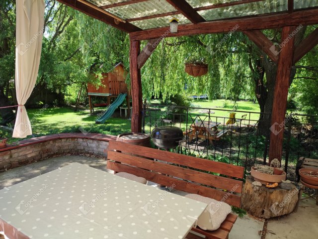 Eladó családi ház, Oroszlányban 57 M Ft, 3 szobás