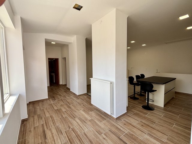 Eladó családi ház, Keszthelyen 84.9 M Ft, 5 szobás