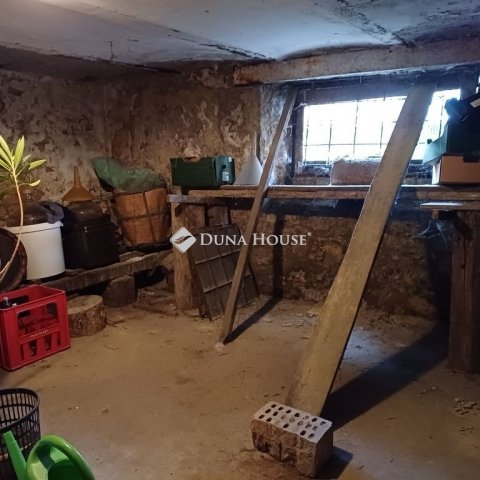 Eladó ikerház, Pécsett 59 M Ft, 4 szobás / költözzbe.hu