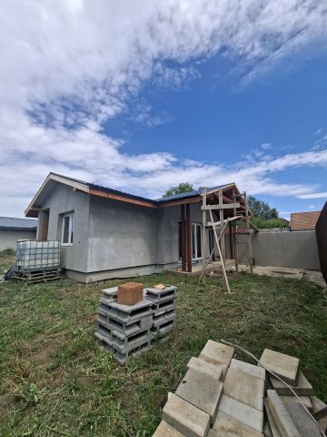 Eladó családi ház, Szolnokon 81 M Ft, 3 szobás