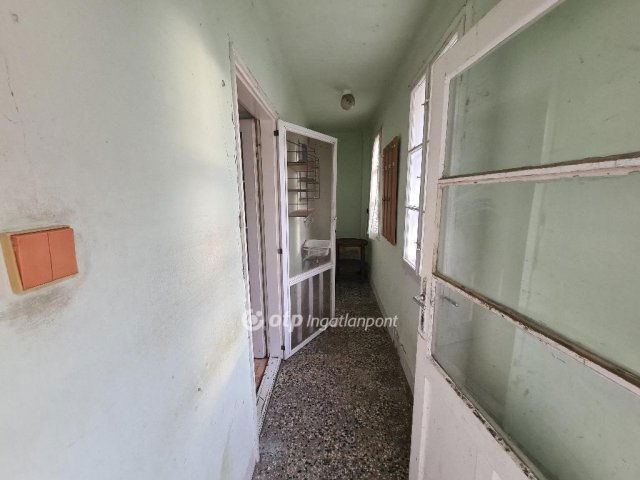 Eladó családi ház, Alsónémediben 39.9 M Ft, 2 szobás