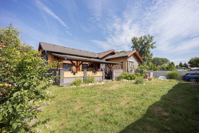 Eladó családi ház, Sződön, Ady Endre utcában 122.9 M Ft
