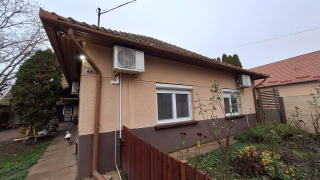 Eladó családi ház, Békéscsabán 44.9 M Ft, 3 szobás