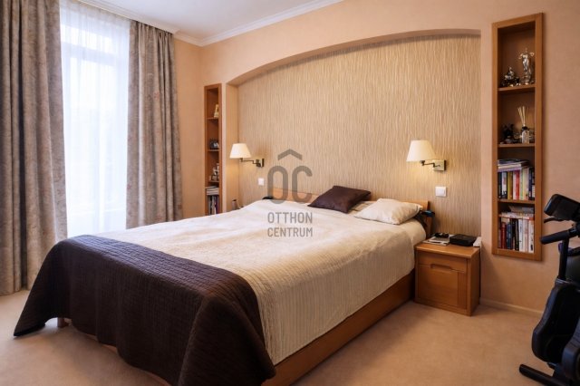 Eladó családi ház, Nagykovácsiban 292 M Ft, 7 szobás