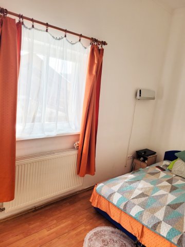 Eladó ikerház, Kisnémediben 60 M Ft, 4 szobás