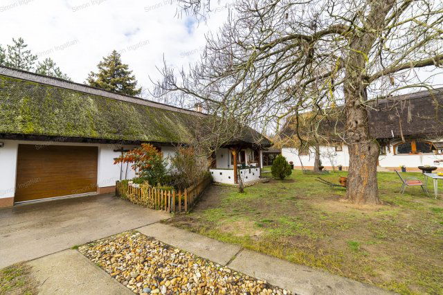 Eladó családi ház, Kecskeméten 350 M Ft, 7+1 szobás