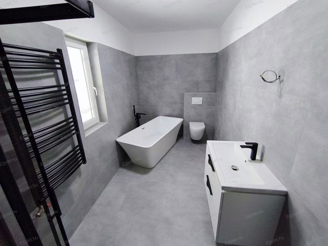 Eladó téglalakás, Budapesten, XVII. kerületben 88.4 M Ft