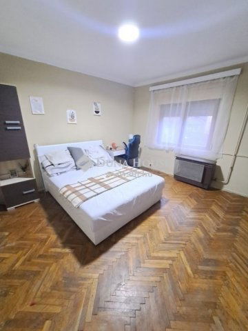 Eladó családi ház, Pécsett 39.9 M Ft, 3 szobás