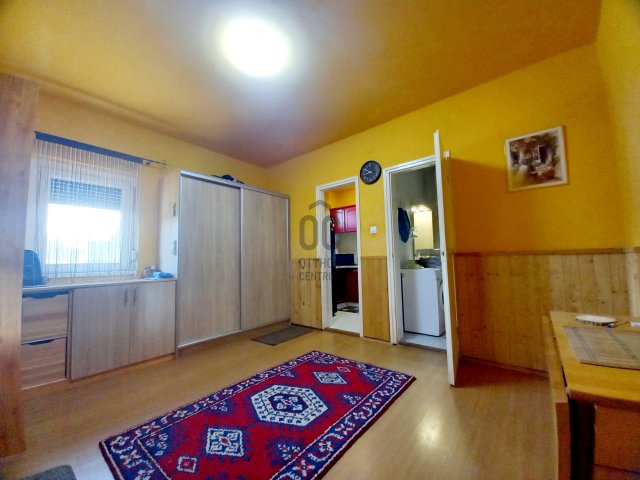 Eladó családi ház, Baján 17.9 M Ft, 2 szobás